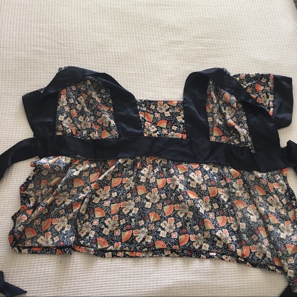 Kimono Blouse With Open Tie Back - Picture 5 of 6